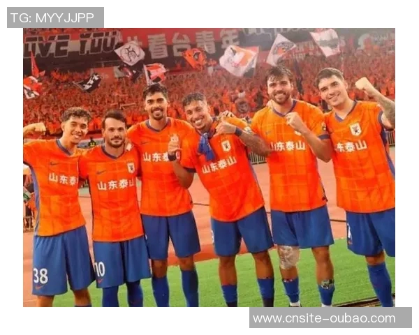 泰山队外援马德鲁加与泽卡共赏济南夜景尽显美丽风光 泰山队外援马德鲁加与泽卡共赏济南夜景尽显美丽风光