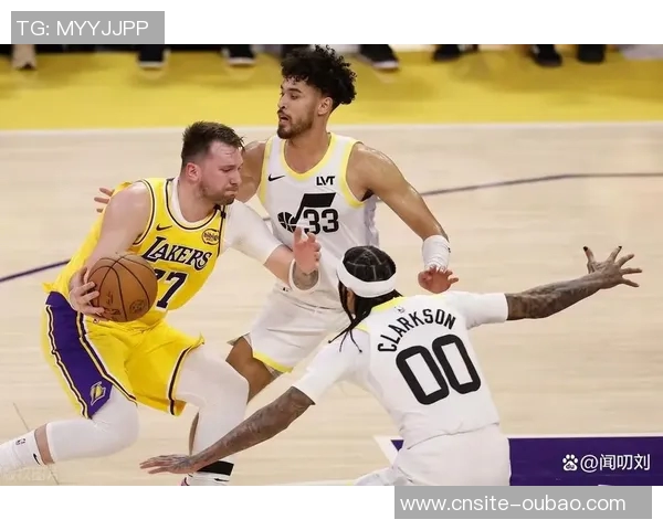 湖人新赛季四场比赛均有球员得分40东契奇和里夫斯表现惊艳