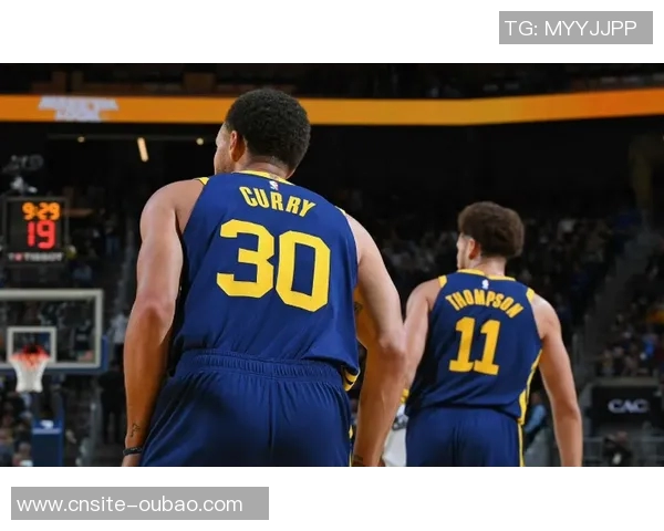 勇士客场挑战雷霆库里复出助力球队霍福德出战存疑引关注 勇士客场挑战雷霆库里复出助力球队霍福德出战存疑引关注