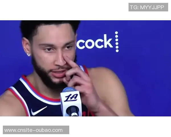 马祖拉称赞A西蒙斯展现对抗性和侵略性正是球队所需表现 马祖拉称赞A西蒙斯展现对抗性和侵略性正是球队所需表现